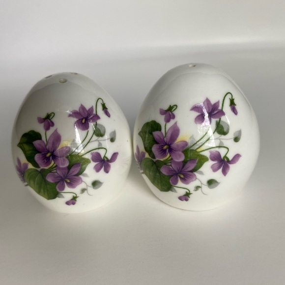 Sanford Salt and Pepper Shakers, Fine Bone China Purple Pansies - Picture 3 of 4